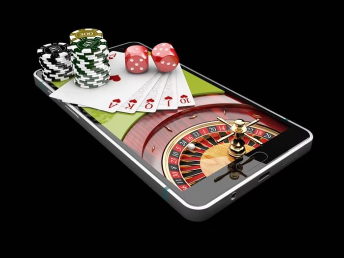 Bangladesh user browsing apk 10 popular slots content on smartphone during free time